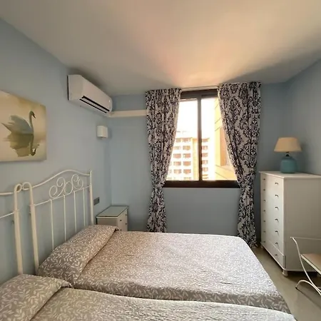 アパート Apartamento Playa Piscina 1ª Linea Paseo Maritimo フエンヒロラ